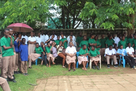 Abafana bari babukereye